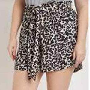 GENTLY USED ELOQUII PAPERBAG LEOPARD FLOWY SHORTS